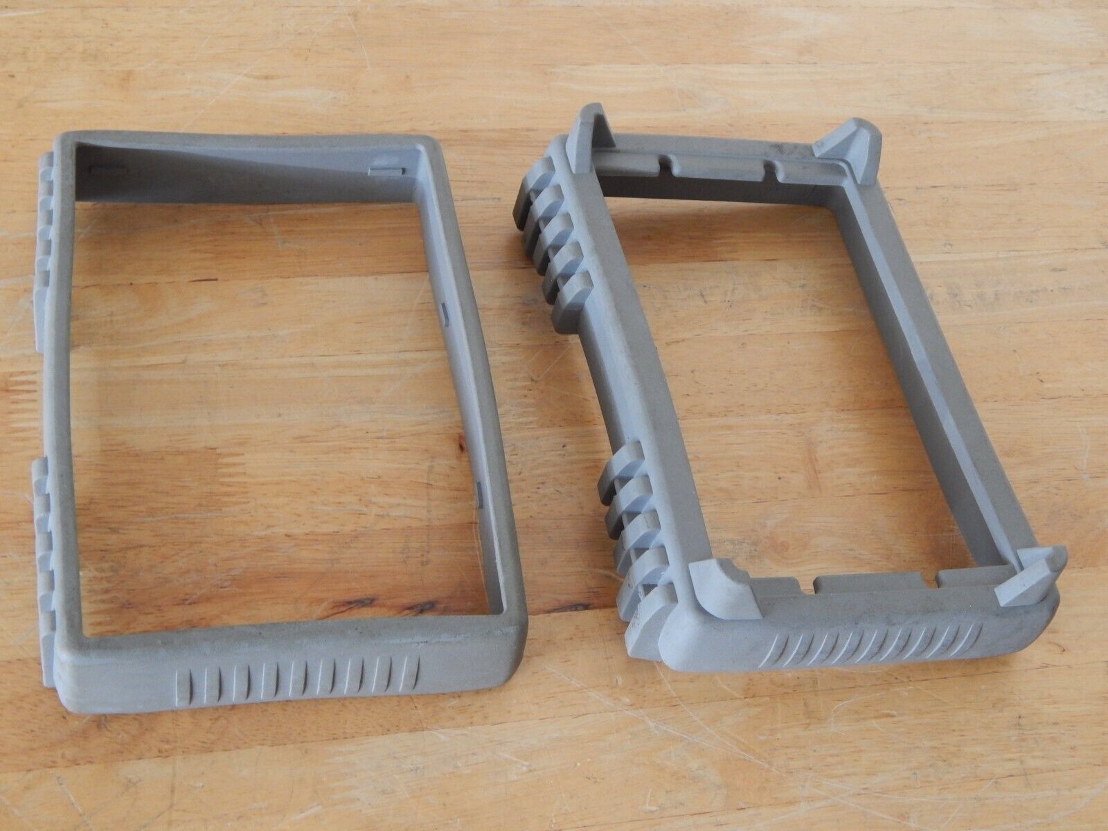 HP/Agilent E3631 Bumper Set, 2 sets in stock HP/Agilent E3631 Bumper Set, 2 sets in stock